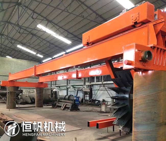 有機肥翻堆機(翻拋機)設(shè)備多少錢?(圖4) 輪盤翻堆機